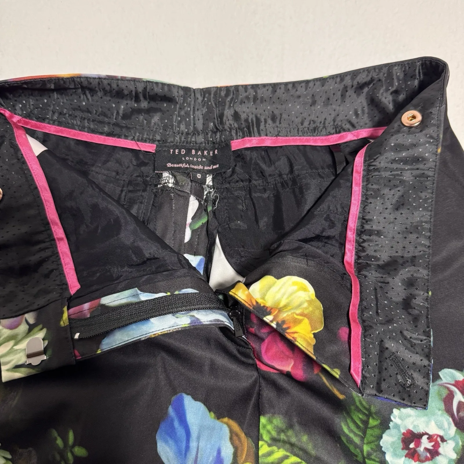 Ted Baker London Diemond Oil Painting floral ankle length pants Trousers size 0 - Image 7