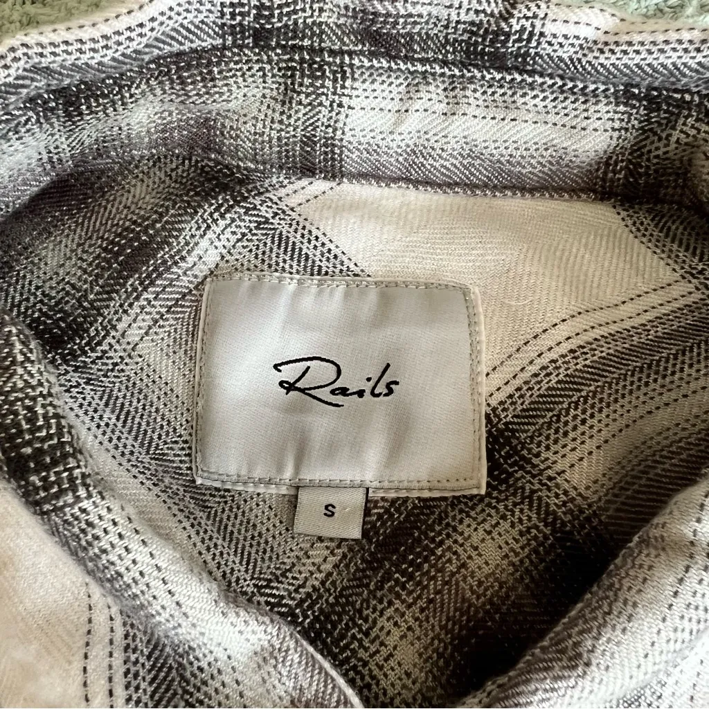 Rails Hunter Plaid Button Down Shirt Womens Small Gray White Top Western Boho - Image 2
