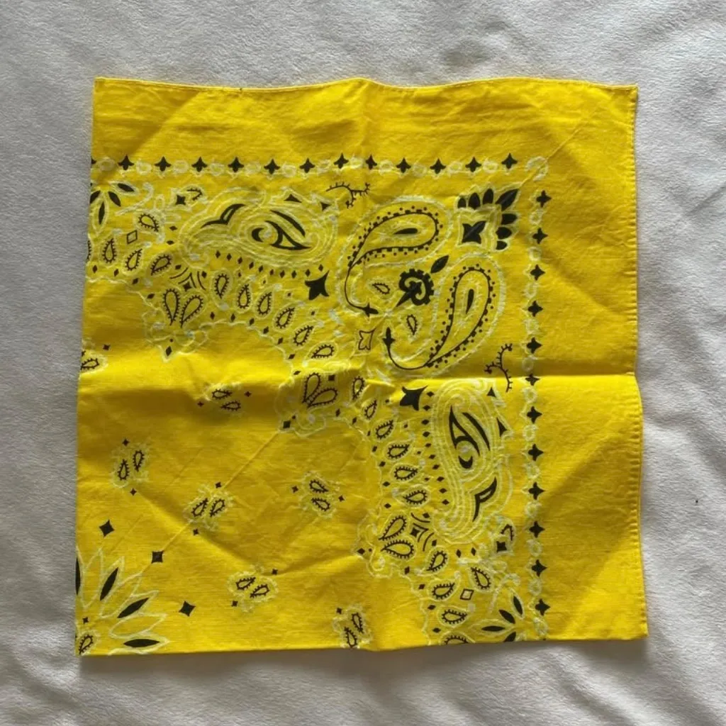 yellow patterned bandana - Image 9