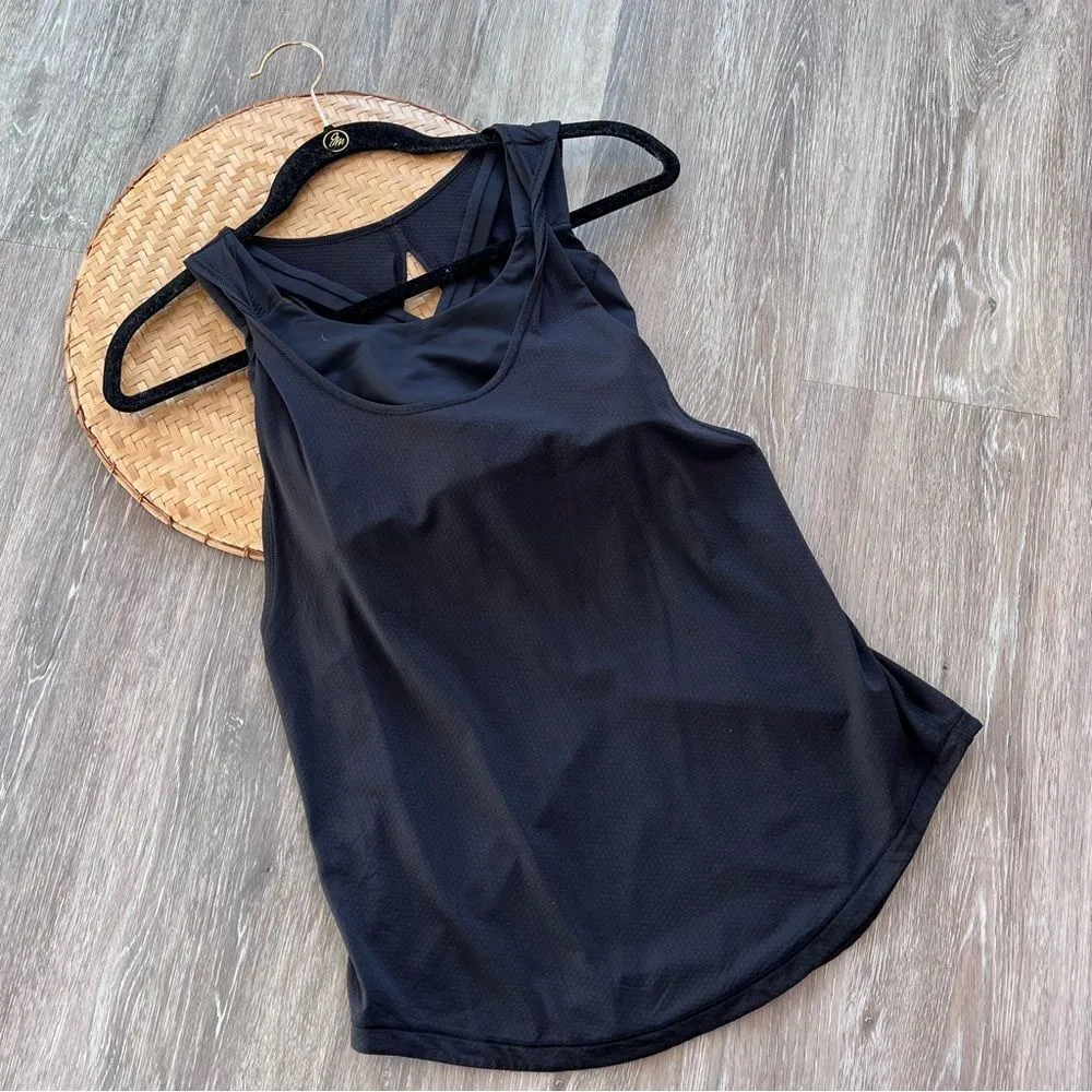 Lululemon Ready & Go tank in Black‎ built in bra twist tank women’s size 4 - Image 3