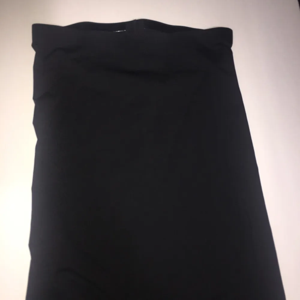 SPANX High Waisted Black Mid Thigh Short - Image 5