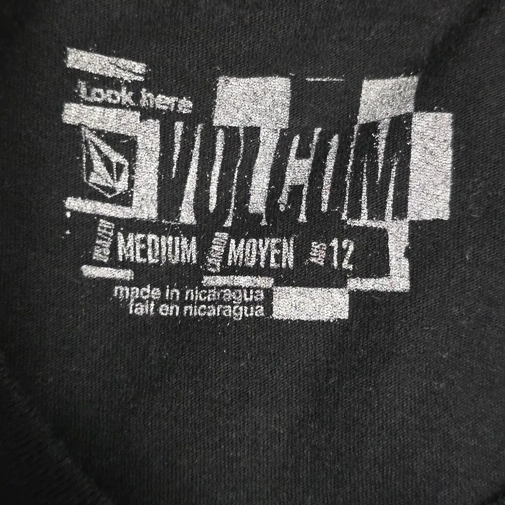 Volcom Y2K Black Graphic T-Shirt Size Medium Surf Skater Streetwear Baby Tee - Image 6