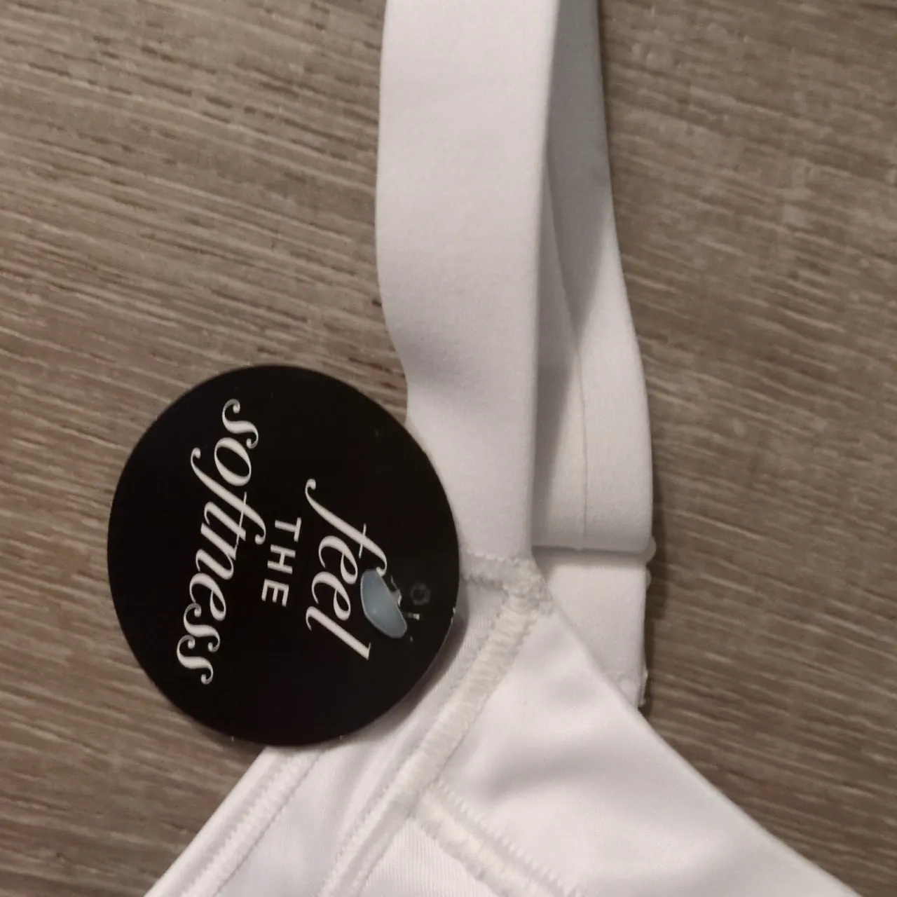 Bali White Classic Support Cool Comfort Fabric Bra Size 40B - Image 3