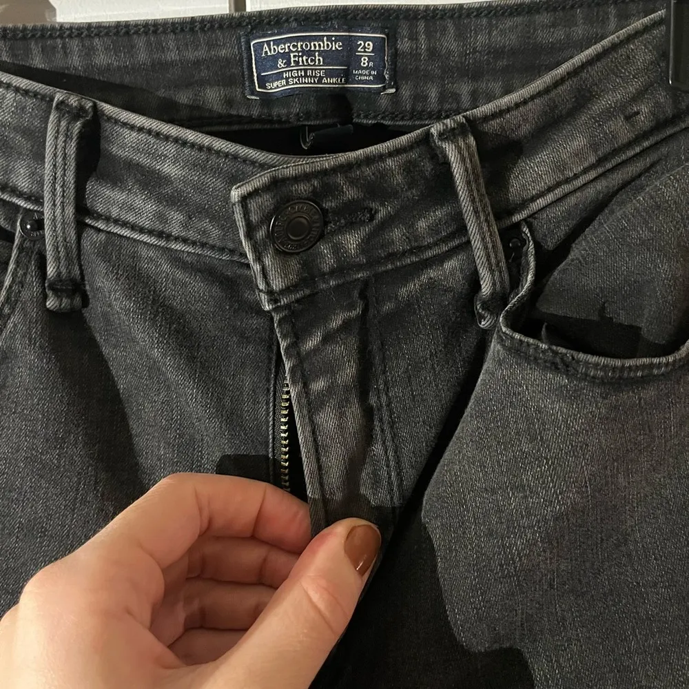 Abercrombie Black Skinny Jeans - Image 3
