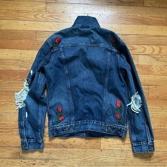 Levi's  Rose Floral Denim Jacket Size Small - Image 2