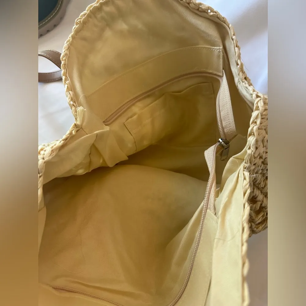 Woven Raffia Hobo bag with Leather straps\lined Brown - Image 4