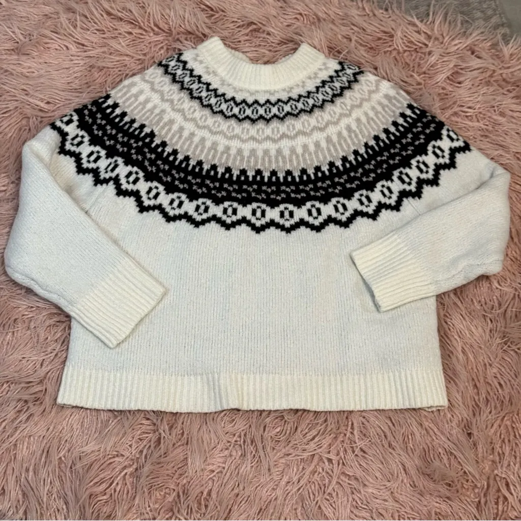 Universal Thread Black and Cream Patterned Turtleneck Sweater - Image 2