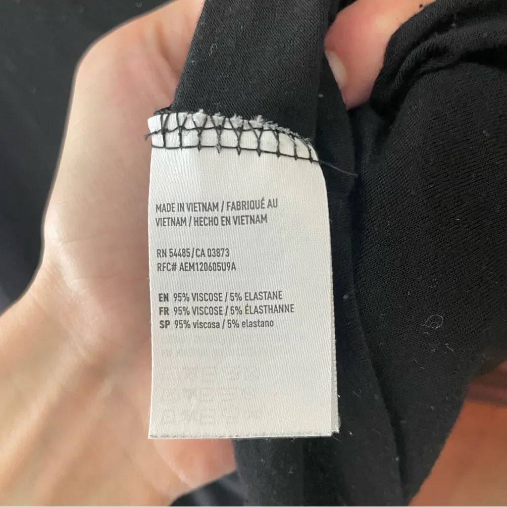 American Eagle Soft & Sexy Flowy Black Knit Loose Strappy Neckline Top Small - Image 4