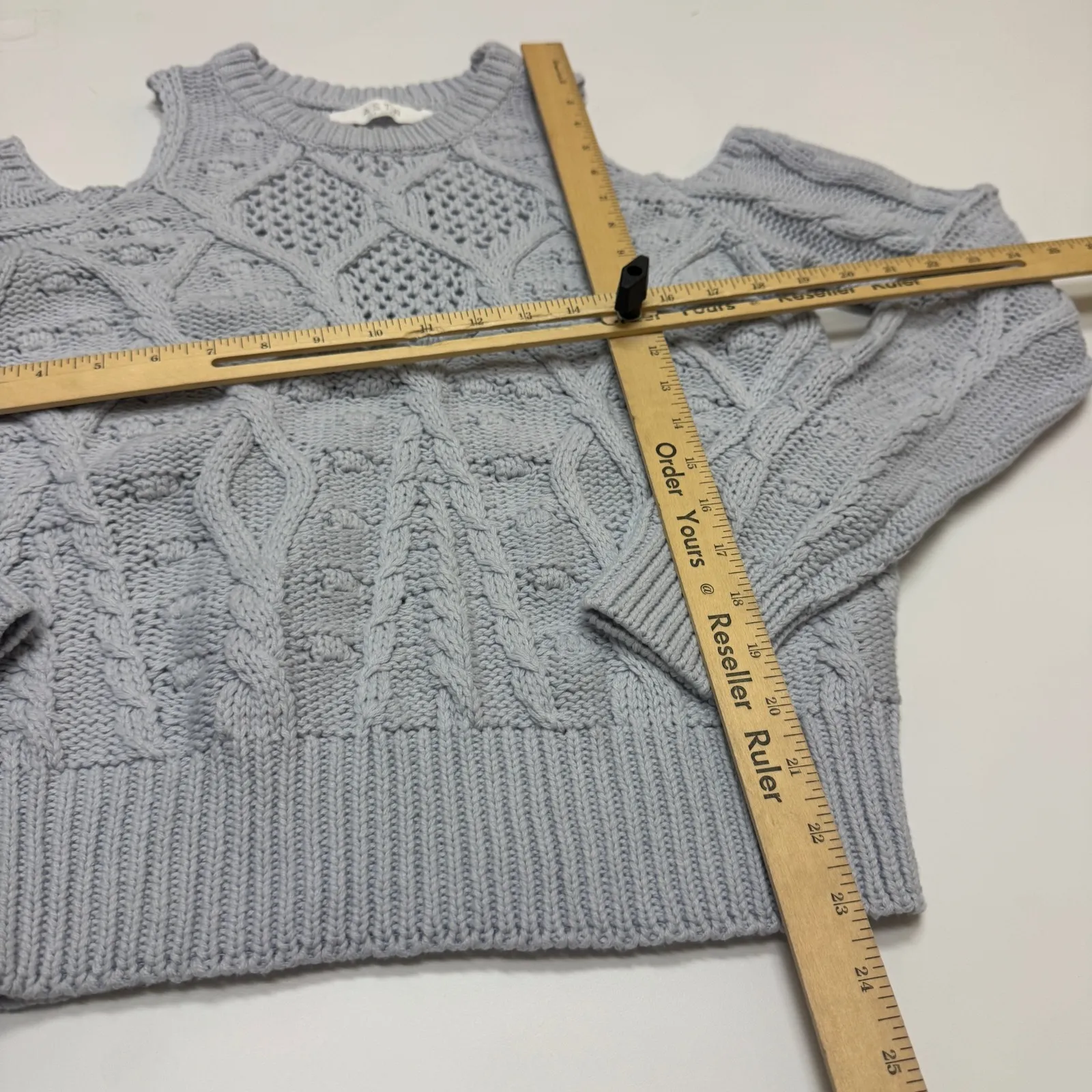 ASTR The Label Sweater Womens Small Marvista Light Blue Cold Shoulder Cable Knit - Image 9