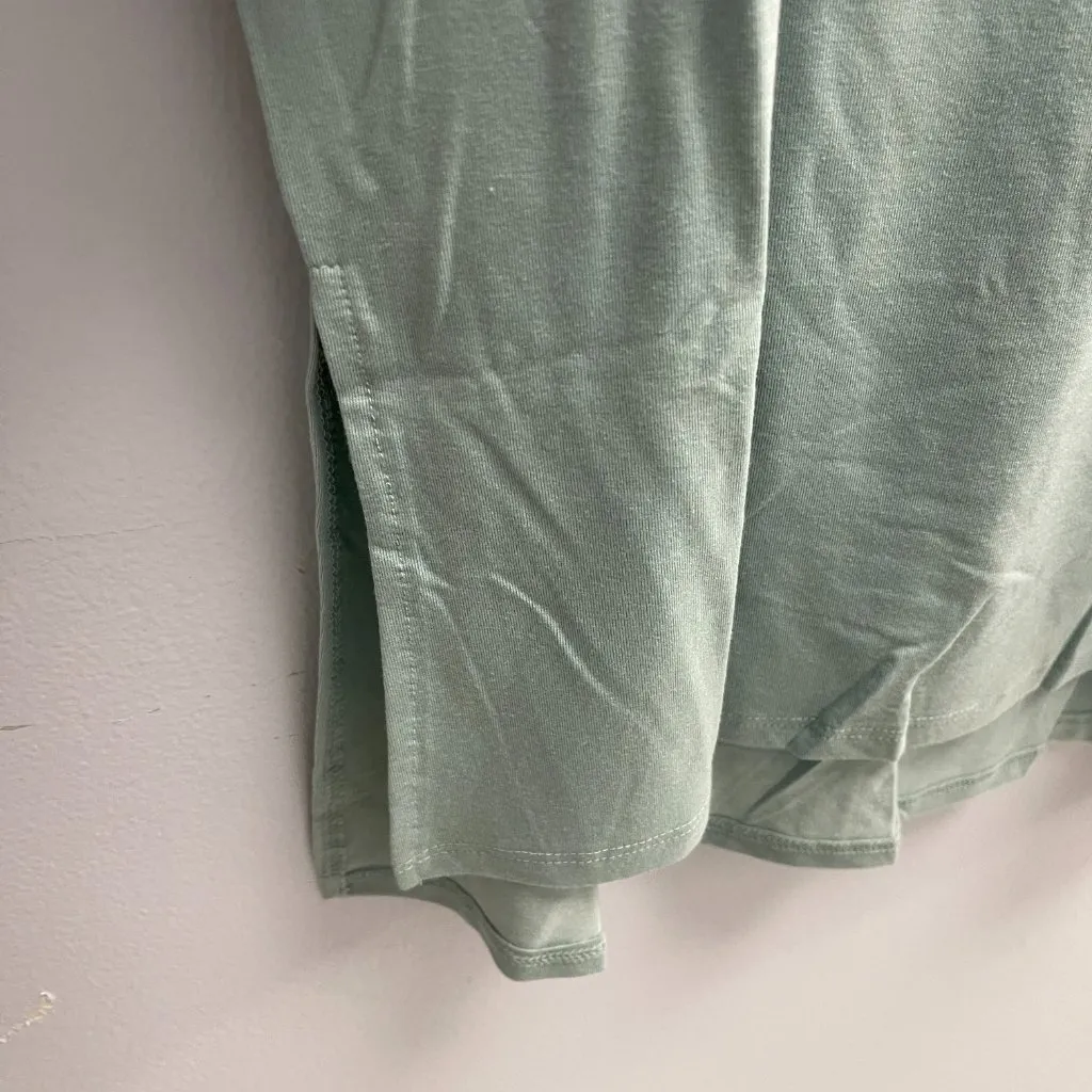 Zenana High Low Hem Short Sleeve V-Neck Top - Sage Green - Size L - NWT - Image 3