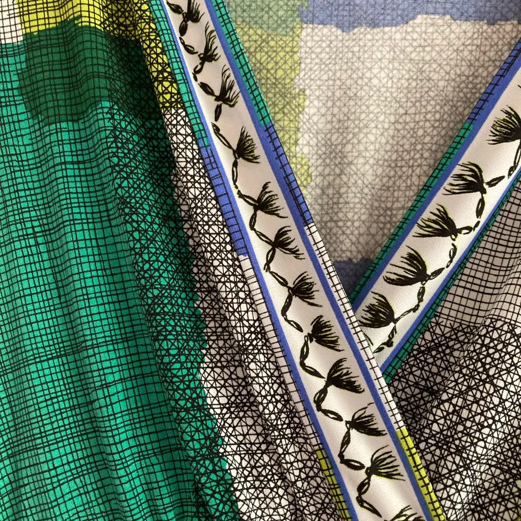 BCBGMaxAzria Green and Blue Patterned Dress XS - Image 4