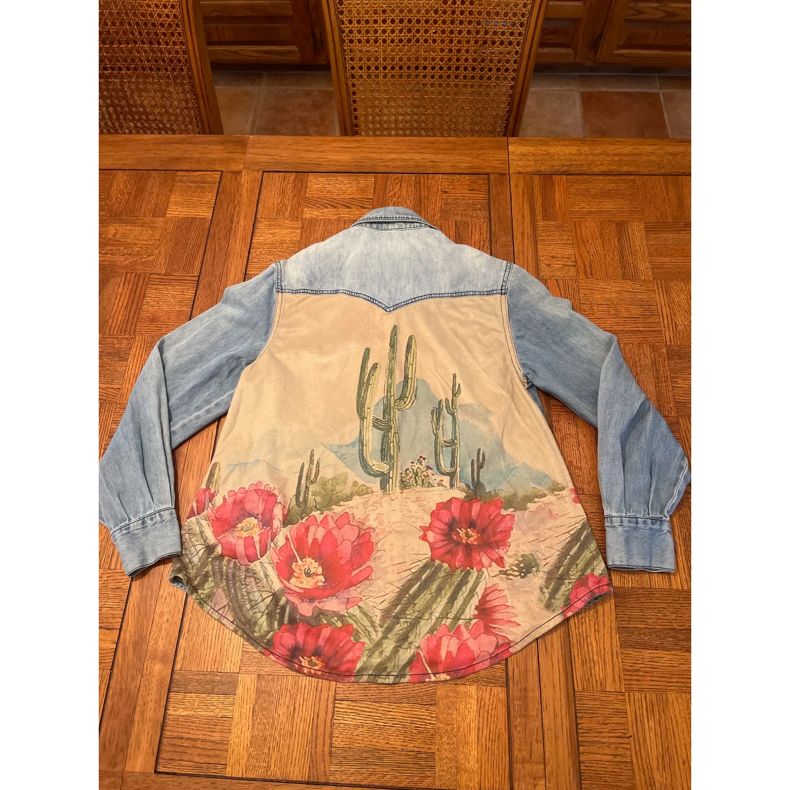 SEDONA SUNSET CACTUS SCENE WESTERN YOKE DENIM BUTTON DOWN SMALL Blue - Image 7