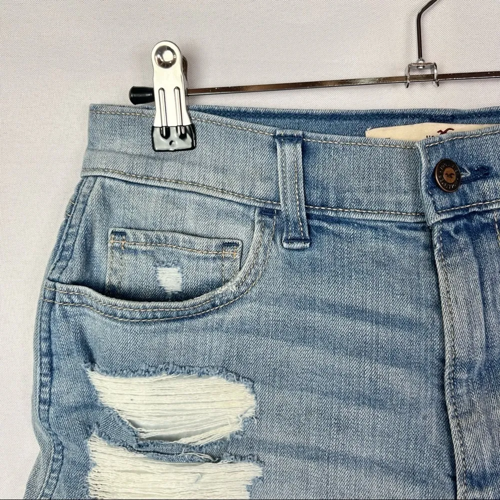Hollister Light Wash Distressed Cut Off Denim Shorts 5/27 - Image 4