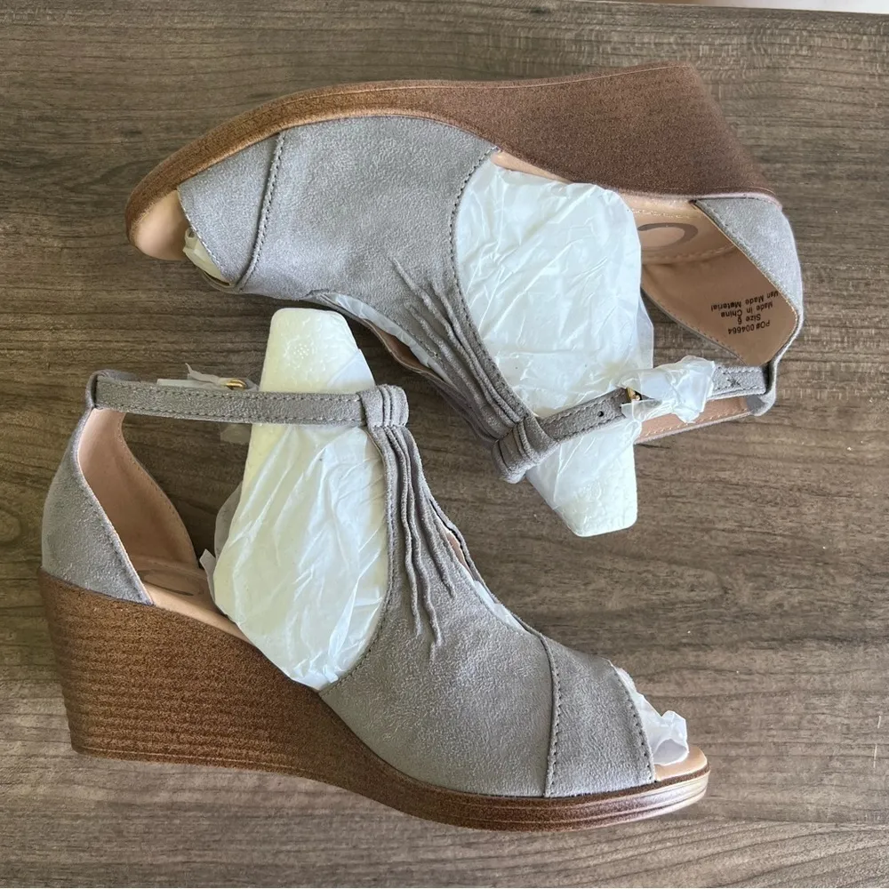 Journee Collection Kedzie Wedge Women's Sandal Size 6 #B1169 - Image 3