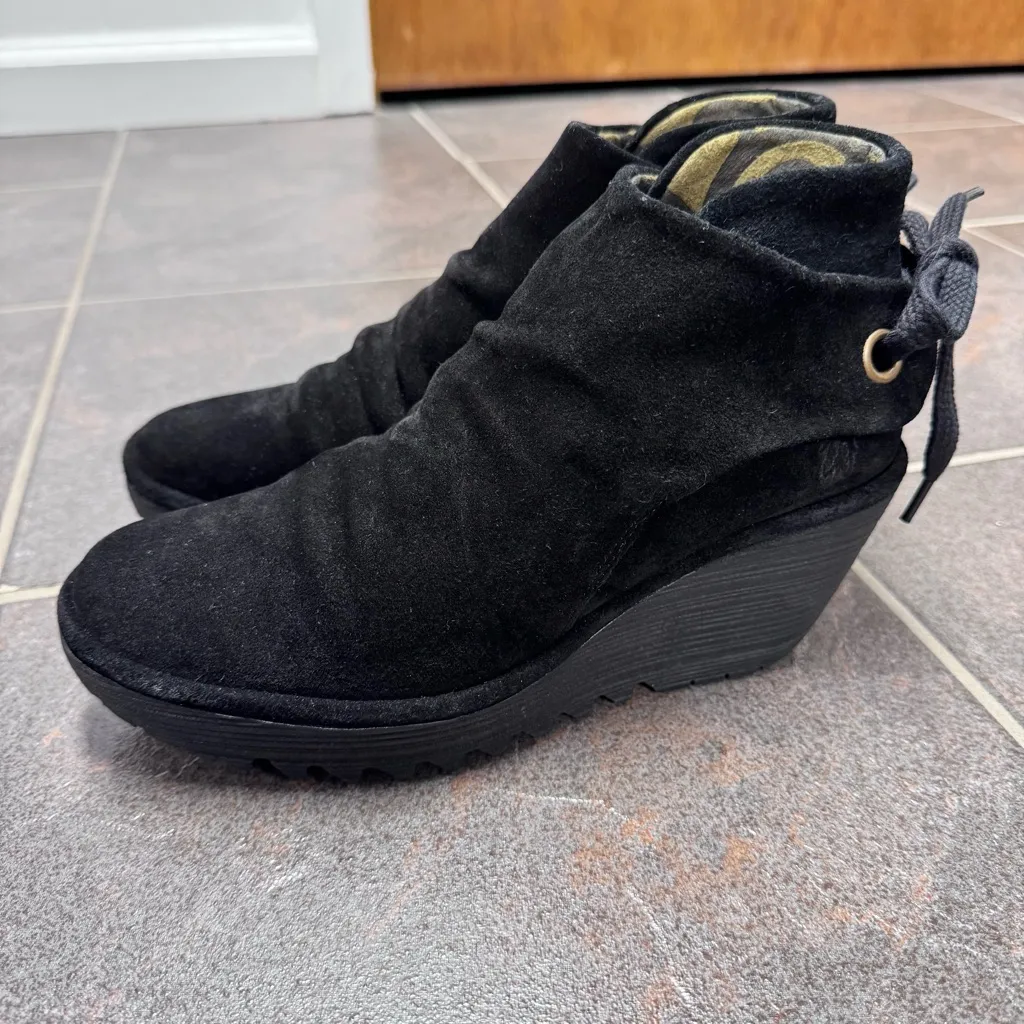 NEW Fly London Yebi Scrunch Ankle Boots Suede Leather Womens Shoes Black EU 38 - Image 9