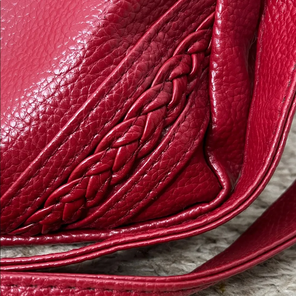 Pebbled Cherry Red Leather Crossbody Bag with Pockets & Adjustable Strap - Image 4