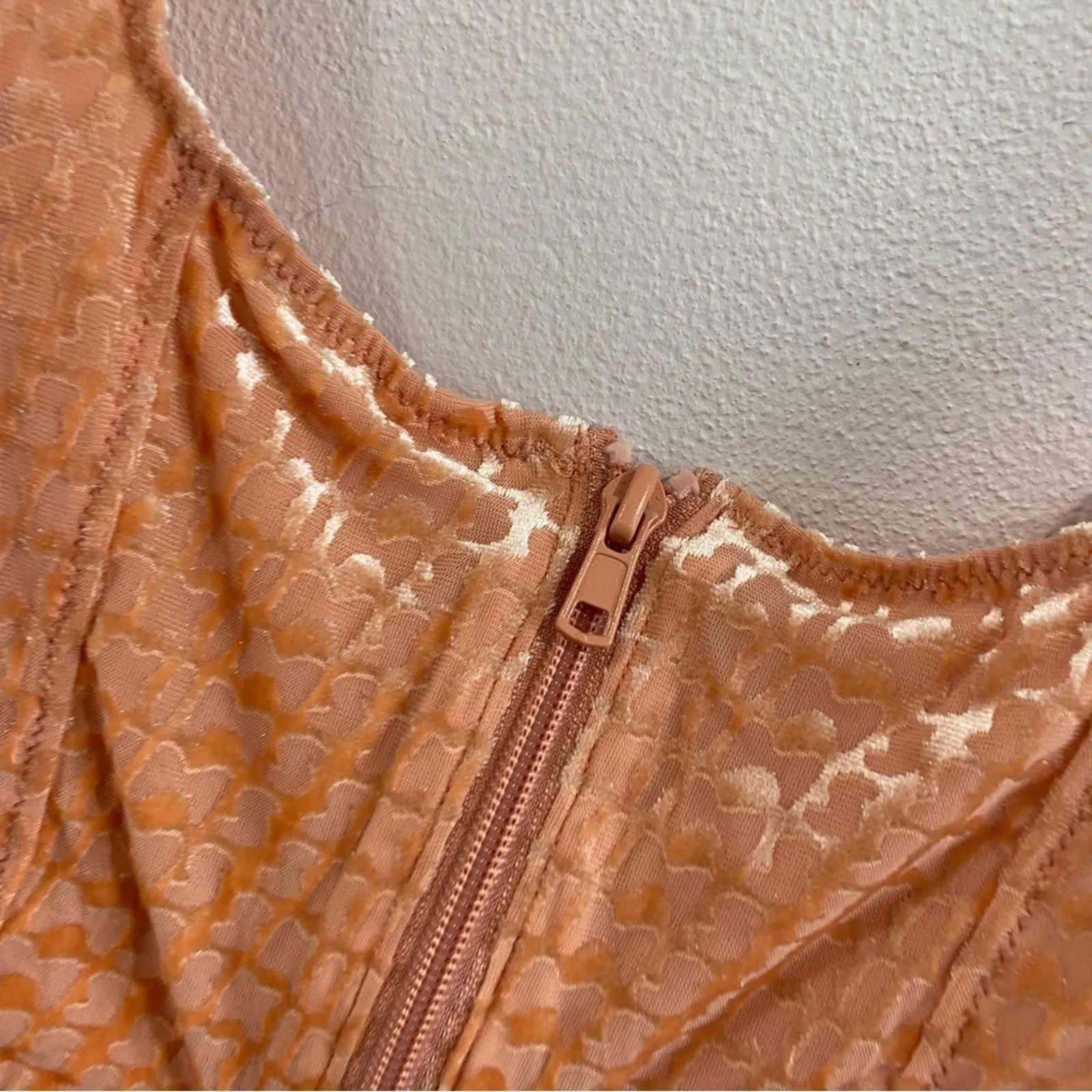 NWT Skims Velvet Corset Bustier Top Sienna in Peach Sz L - Image 9