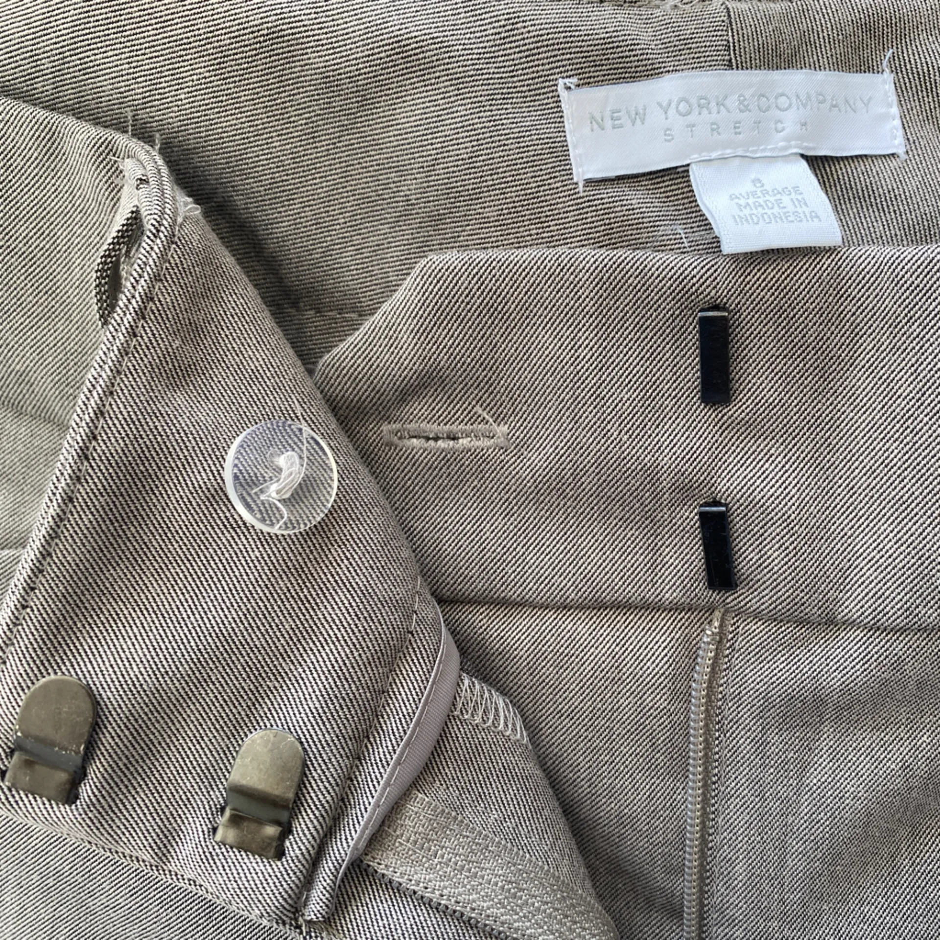 New York‎ & Company Women’s Stretch Dress Pants
Size 8 Average
80% Polyester - Image 6