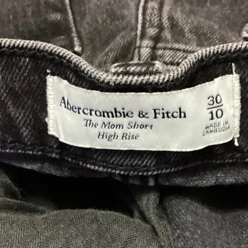 Abercrombie & Fitch Black High Waist Raw Hem Mom Denim Jean Shorts Size 30 - Image 4