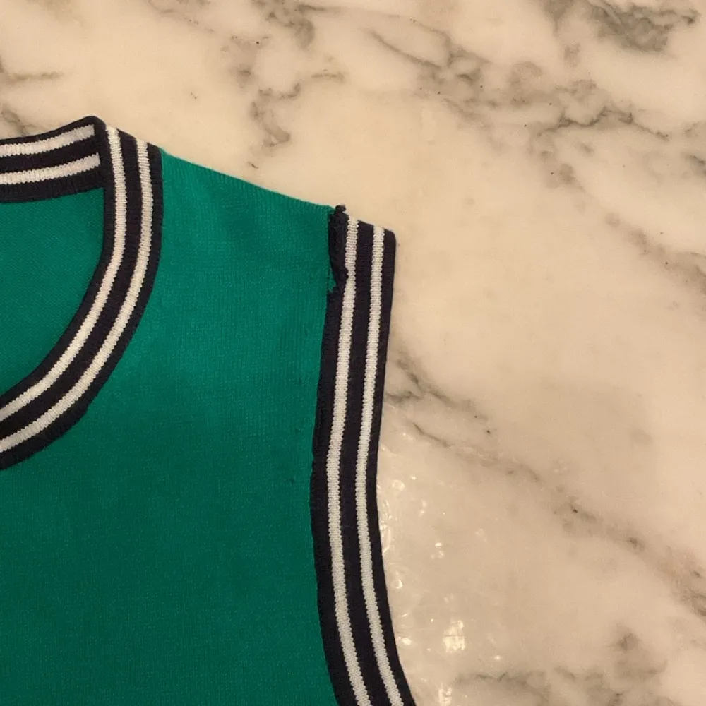 NWT J. Crew Kelly Green Navy Contrast-trim sweater shell XS holes in left seam - Image 7