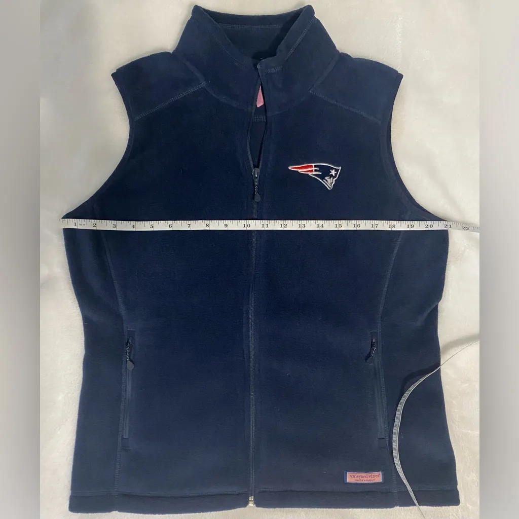 Vineyard Vines New England Patriots Navy Fleece Vest. - Image 7