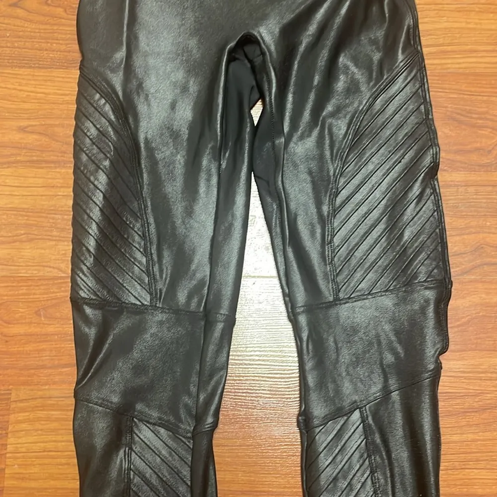 Faux Leather Moto Leggings in Black Size med - Image 5