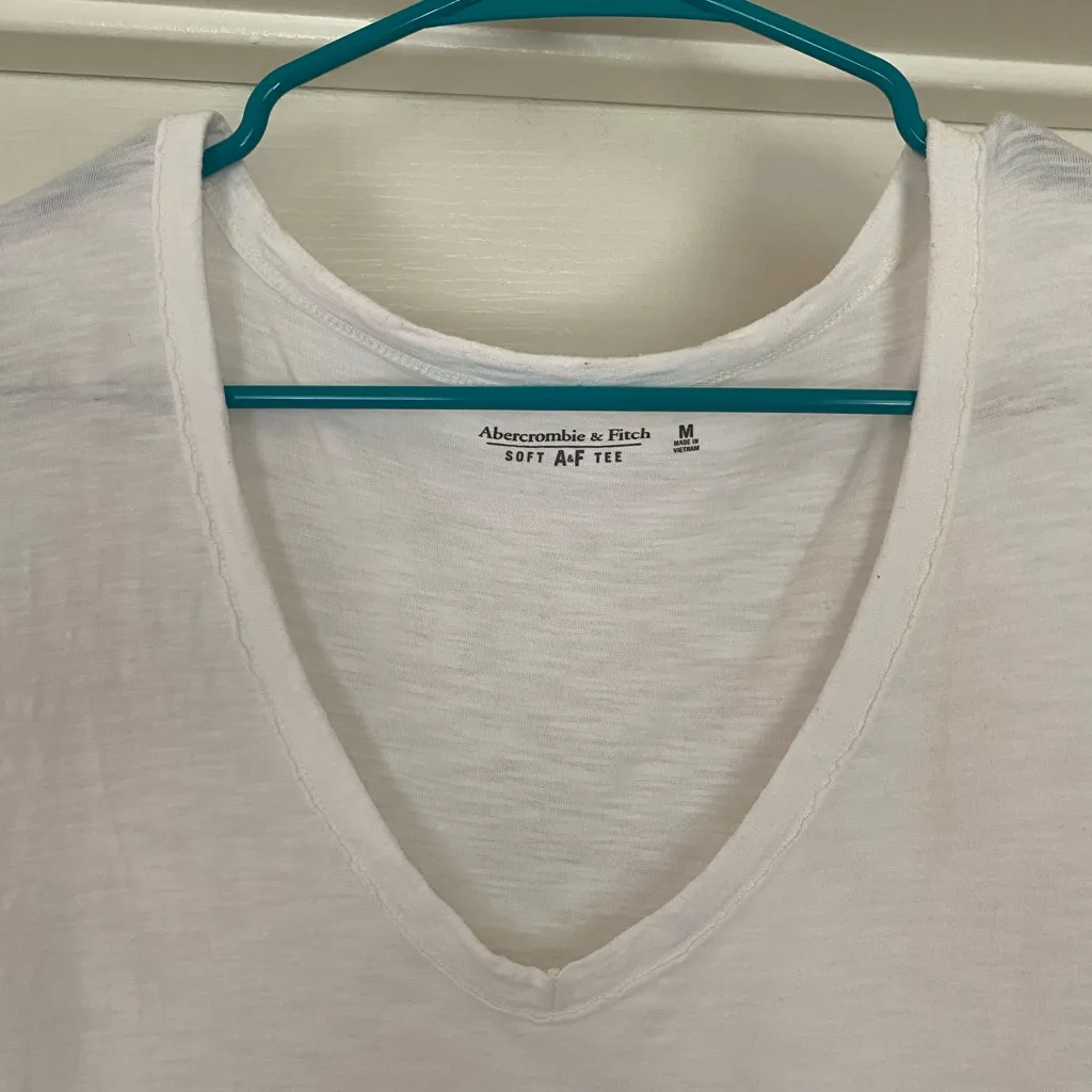 Abercrombie & Fitch Soft AF Essential V-neck tee - Image 2