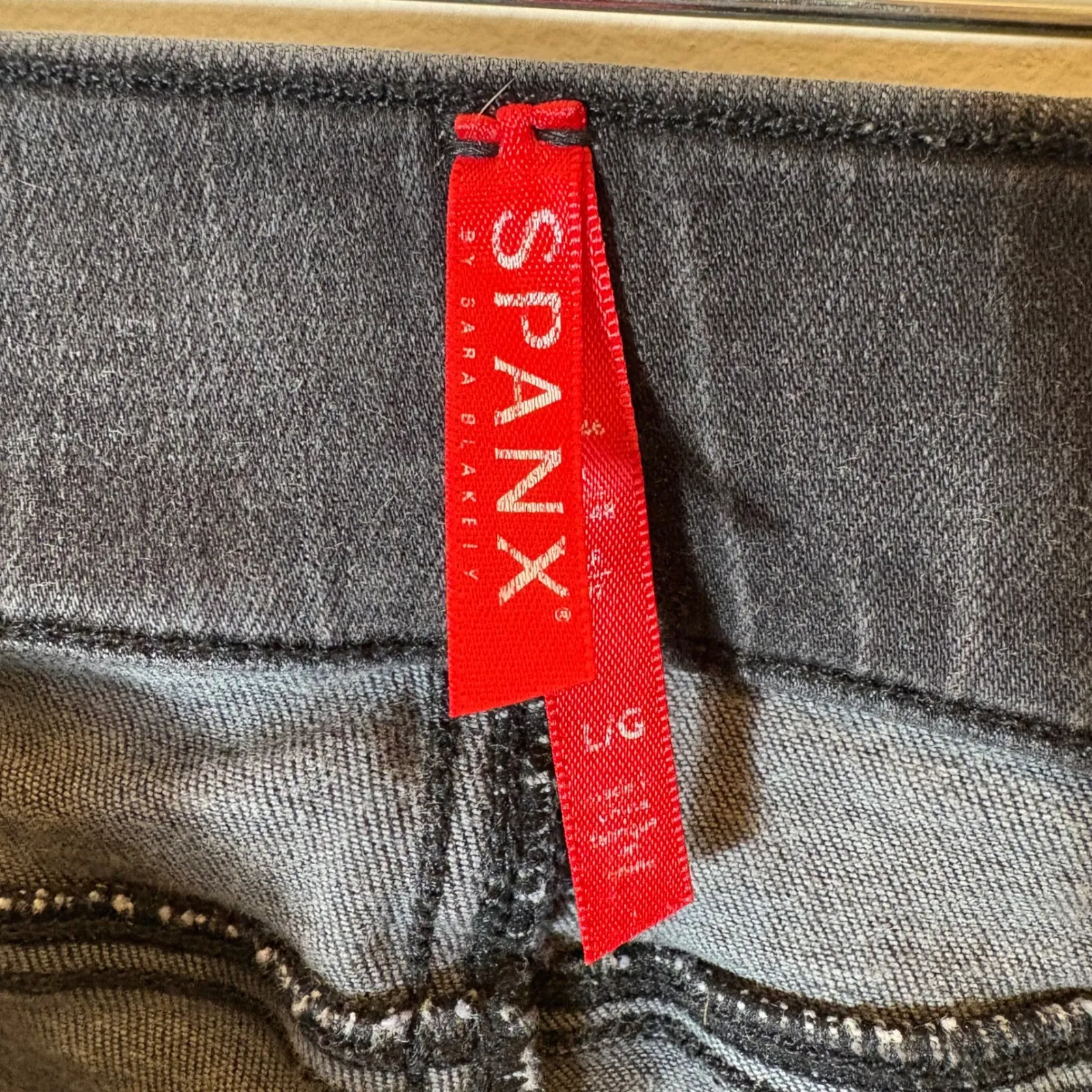 SPANX Distressed Ankle Black Denim Skinny Jeans Size Large - Image 5