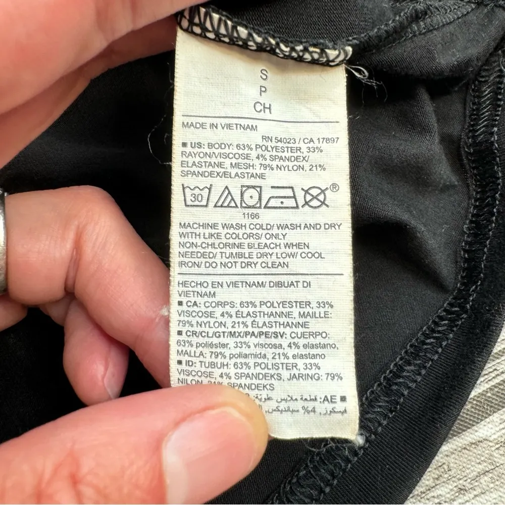 Old Navy Active Ultralite Women's Black Racerback Athletic Tank Top S SM Small - Image 10