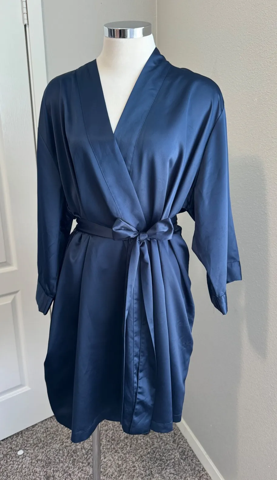 Cabernet Satin Robe Kimono Style Lightweight Loungewear Pockets XL Blue - Image 1