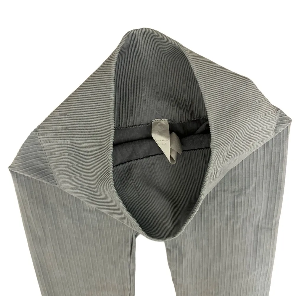 Avocado Seamless Light Blue Ribbed Cropped Leggings Size Small - Image 3