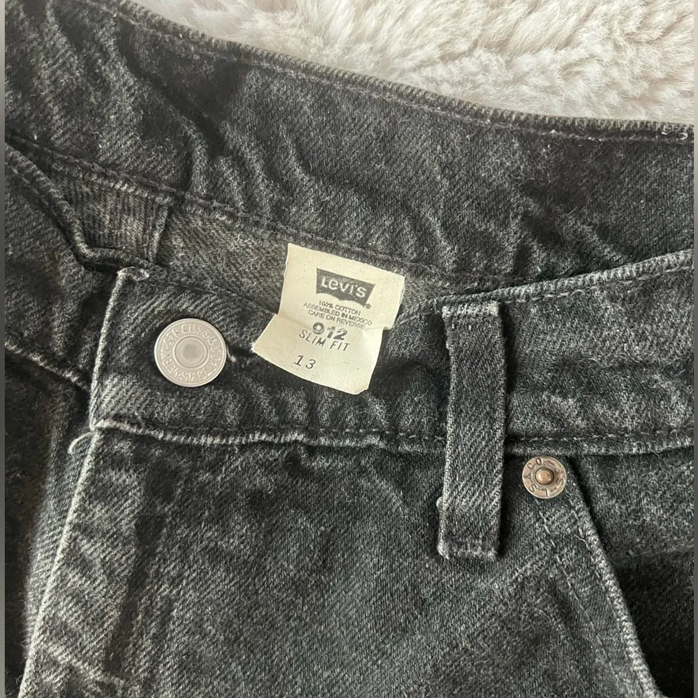 VINTAGE 90s Orange Tab Levi’s Slim Fit Shorts Black Jean Shorts - Image 3