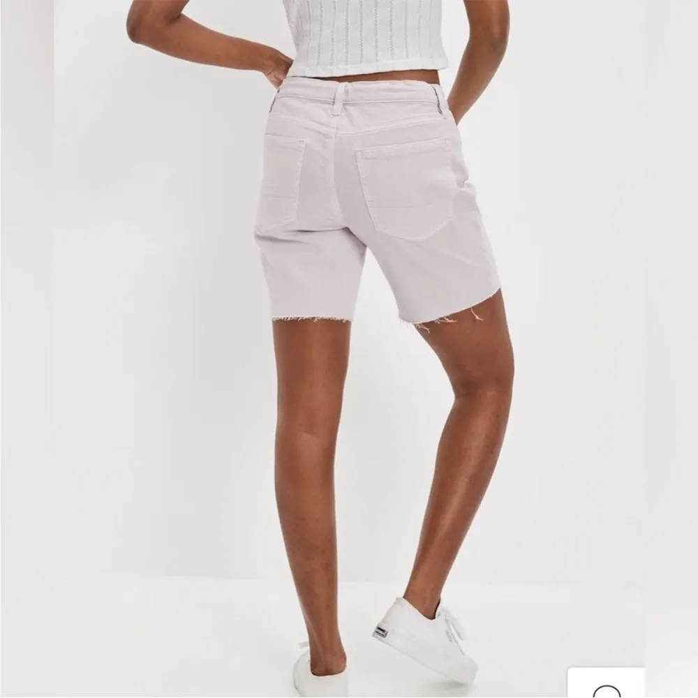 American Eagle Low-Rise Baggy Shorts Size 8 New with Tags - Image 2