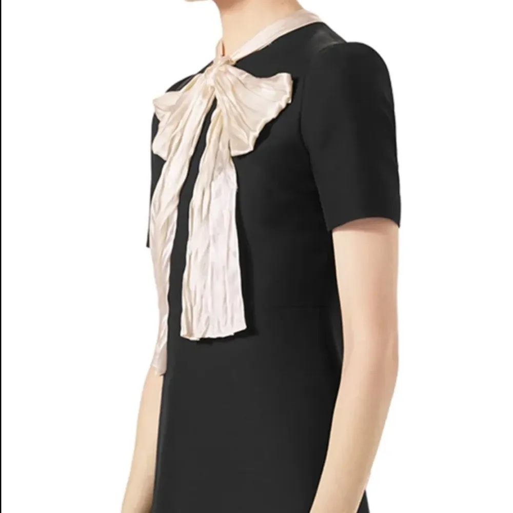 Nwot gucci bow dress - Image 2