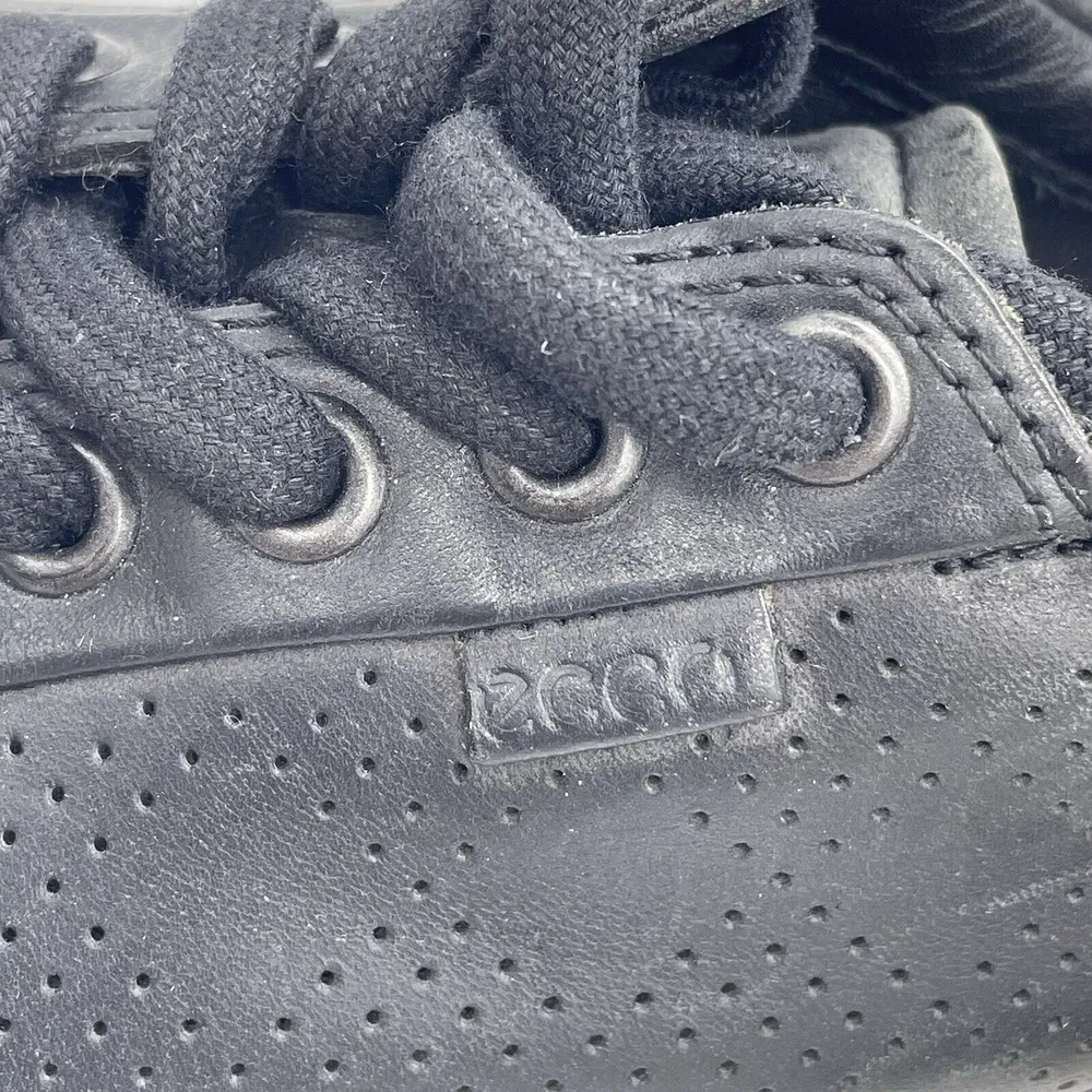 ECCO Womens Size 7 Shoes Black Soft Perforated Leather‎ Low Top Lace Up Sneakers - Image 8