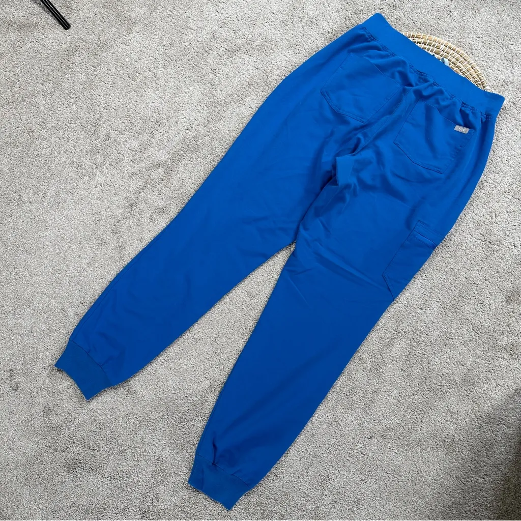 Figs Women’s High Waisted Zamora Jogger Scrub Pants Pull On in Royal Blue MT - Image 6