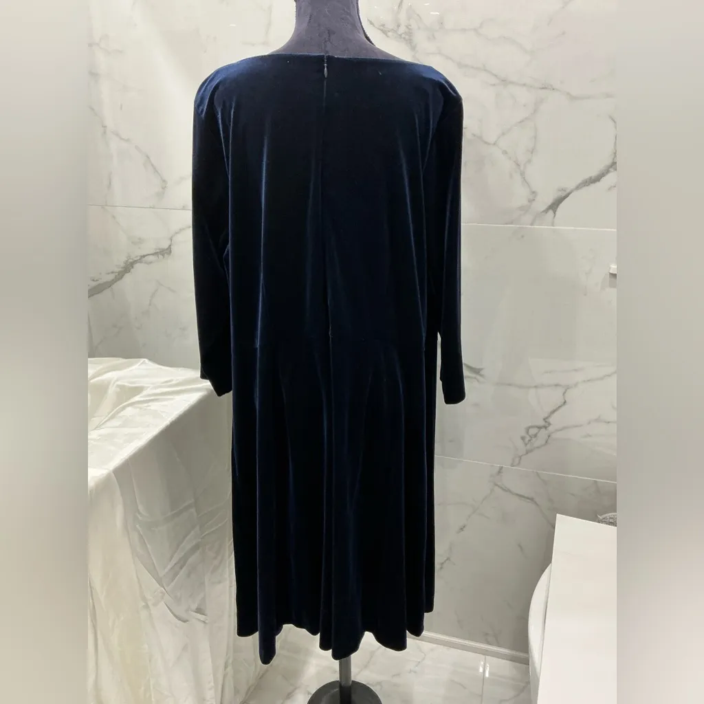 Nice elegant velvet dress🌹 - Image 2