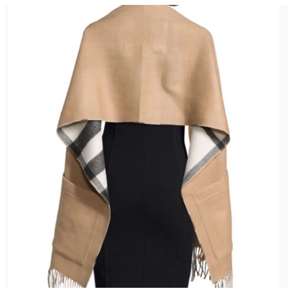 BURBERRY ST. HELEN REVERSIBLE POCKETS SCARF / WRAP. - Image 4