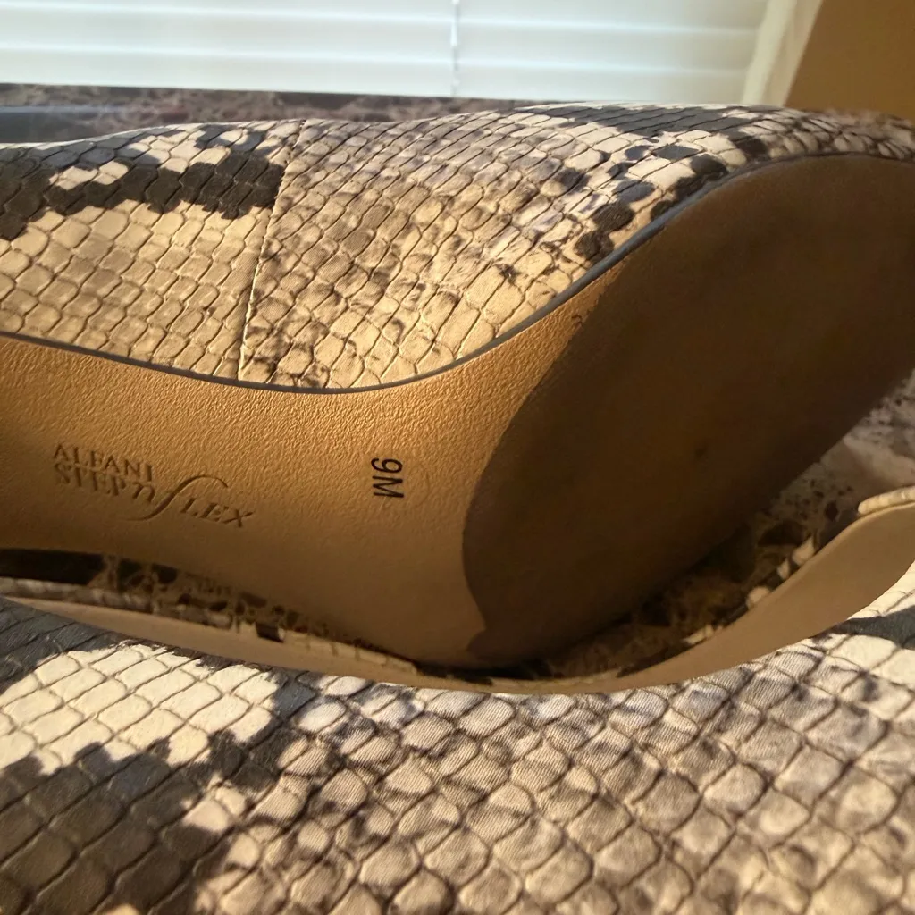 Alfani Black and White Snakeskin Heels - Image 5