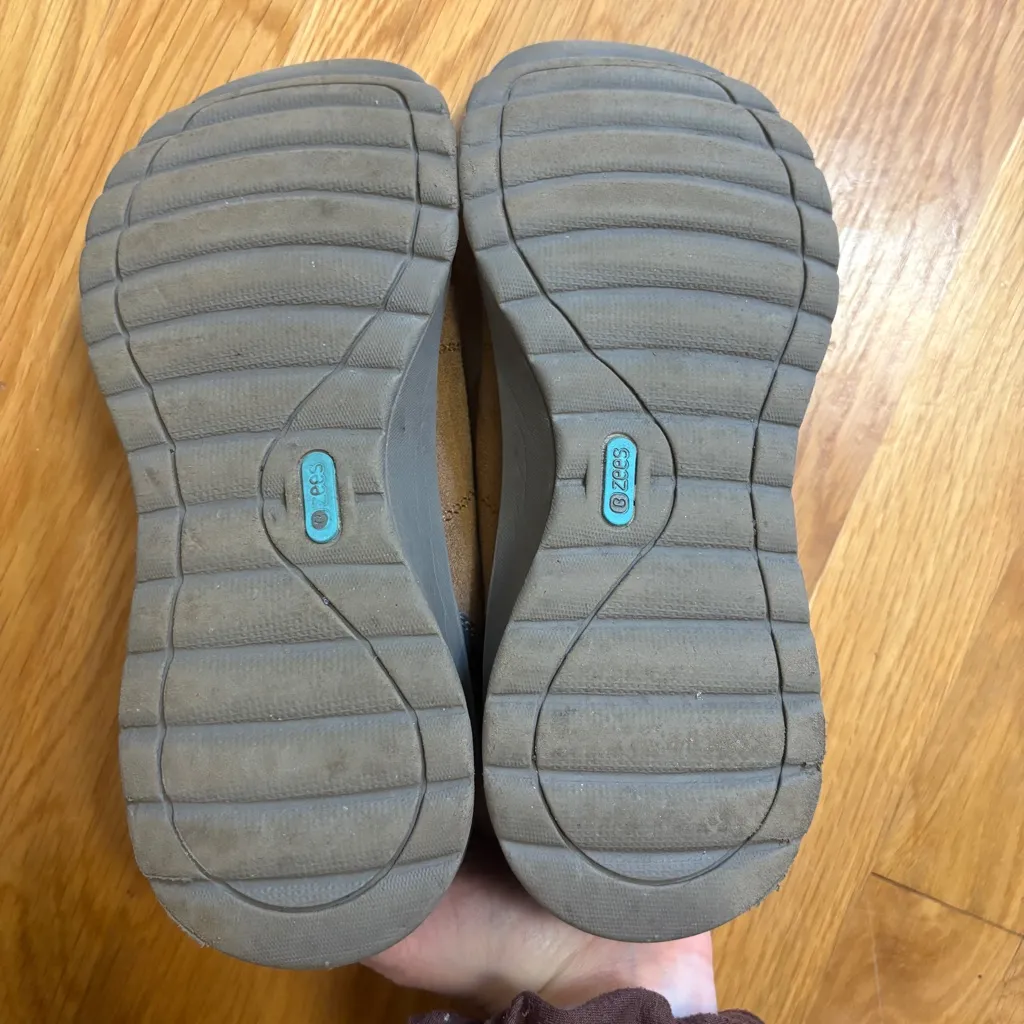 Ryka Bzees Golden Tan Faux Shearling Fur Slip On Elastic Tie Shoes Women’s 8 - Image 6