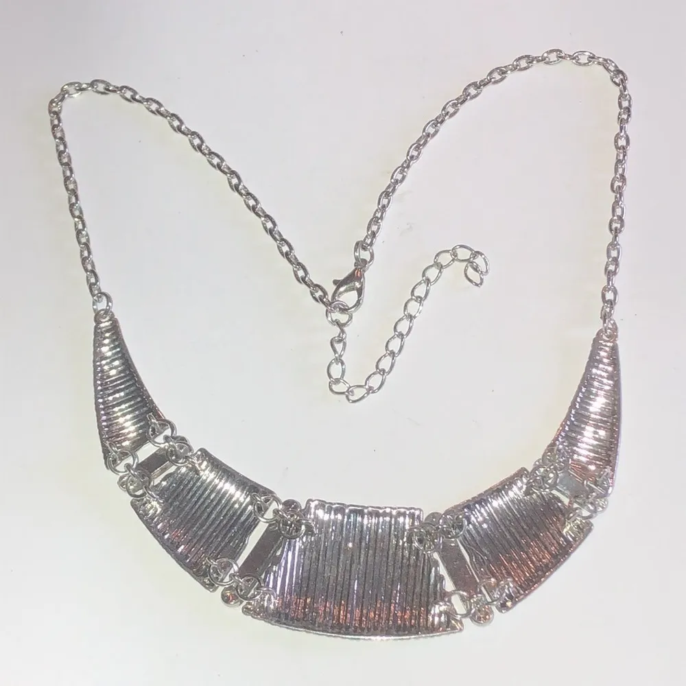 Silver Tone HUGE Boho Runway Statement Pendant Necklace - Image 6