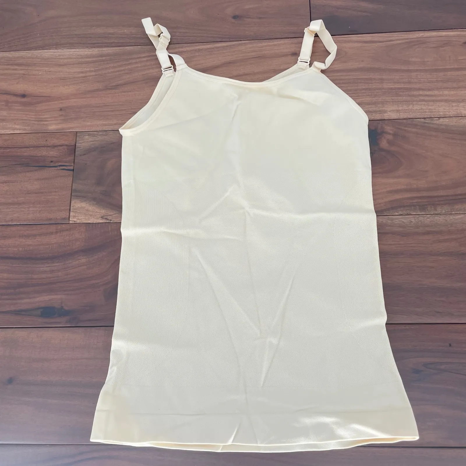 Shapermint Essentials All Day Every Day Scoop Neck Cami Beige Size M Yellow Size M - Image 2