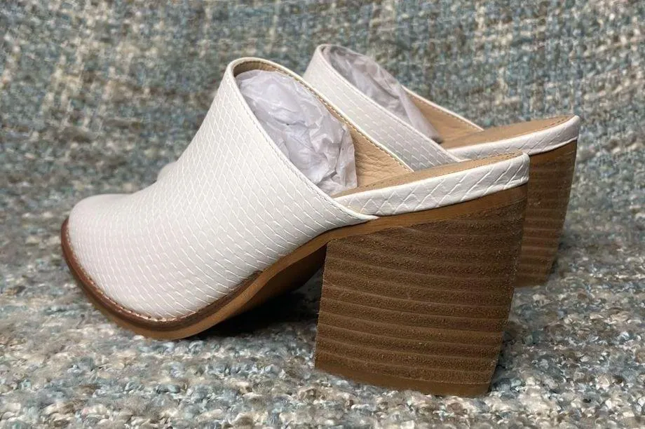 ARIDER GIRL Woman’s Sissy Pointed Toe Block Heel Mules in White Snake - Image 3