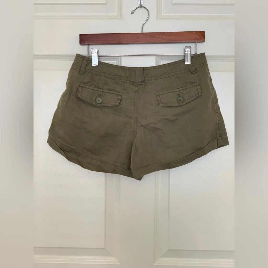 Juicy Couture Olive Green Women's Linen Cargo Shorts.   Size-Small - Image 3