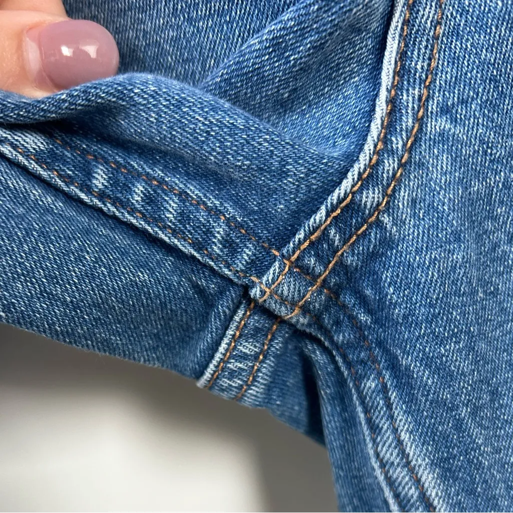 Abercrombie Ultra High Rise Ankle Straight Jean in Medium Wash Size 29/8 EUC - Image 7