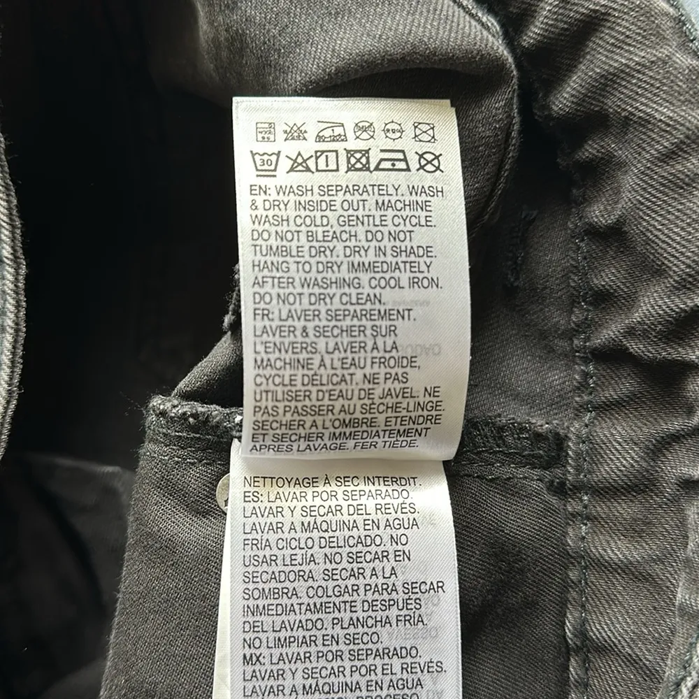 Womens NWT Black Denim  Straight Leg Jeans with Unfinished Hem size 31 - Image 5