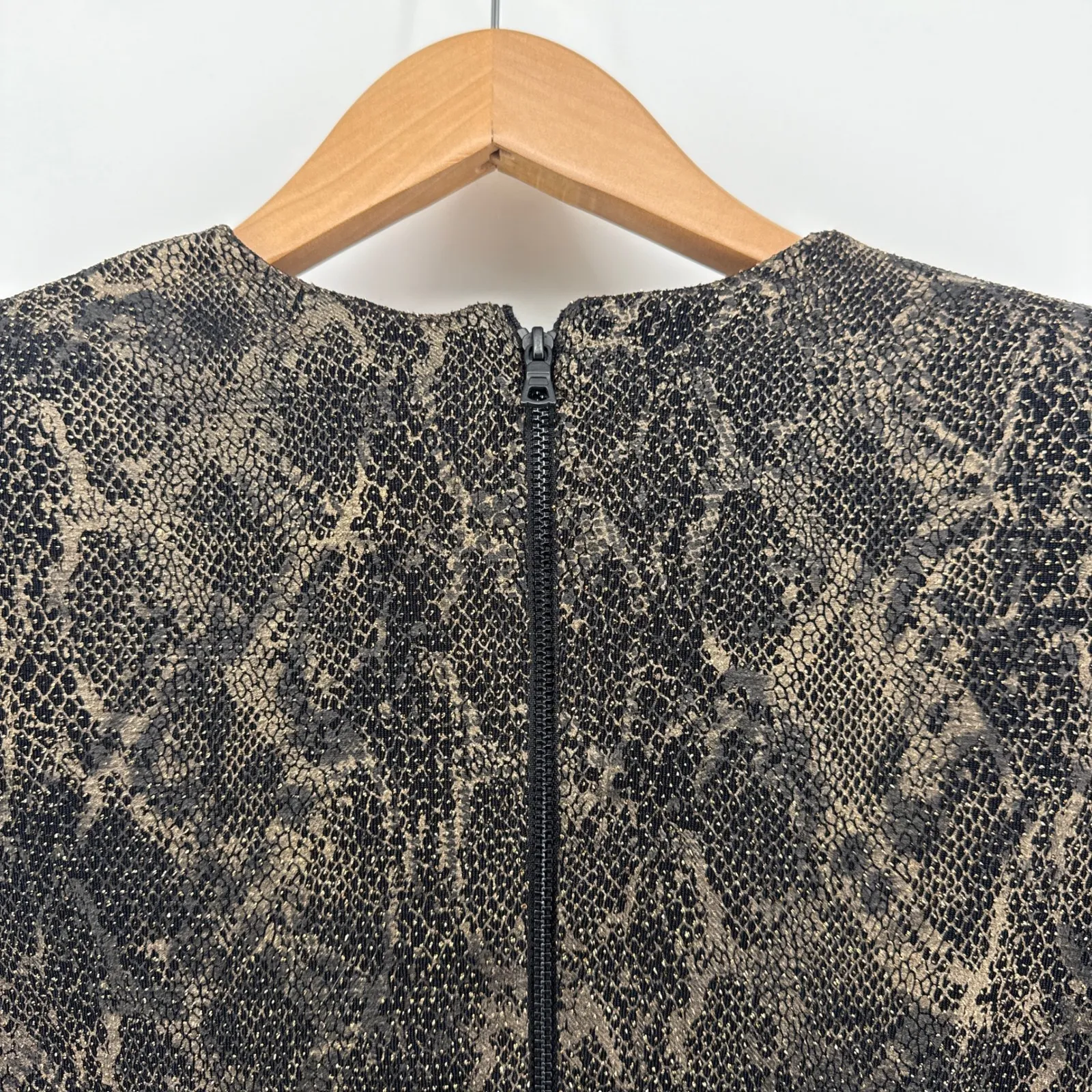 Alice + Olivia Diaz Plunging Long Sleeve Dress Black & Gold Ruched Mini Size 6 - Image 7