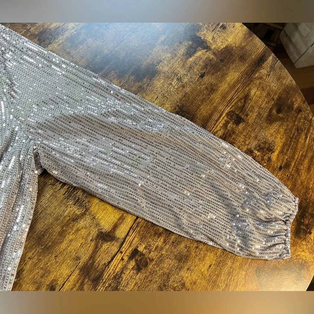 SHEIN Curve | ladies plus size sequin top. Size: 3XL - Image 10