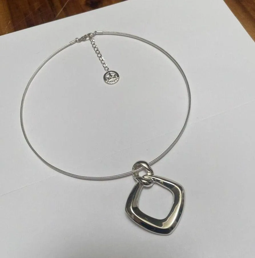 Women’s Signed Crown Trifari Silver Tone Necklace - Image 6