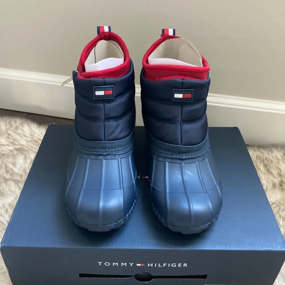 New Tommy Hilfiger boots size 5 - Image 2